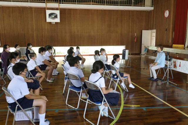 夏もいっぱい本を読もう！牛根小学校で真夏の校内読書集会