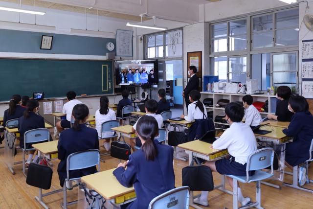 秋田と鹿児島の協和小学校をつなぐリモートで交流学習