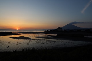 垂水大橋から望む夕日