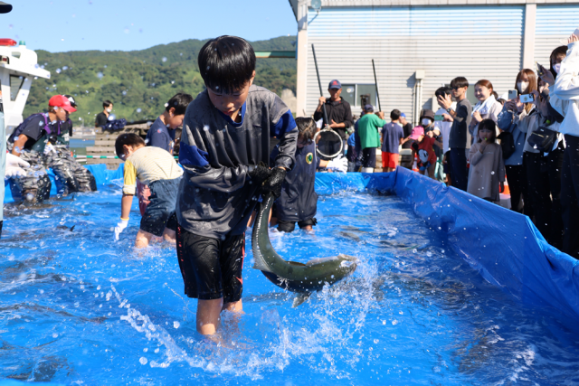 秋晴れの中カンパチフェスを楽しむ