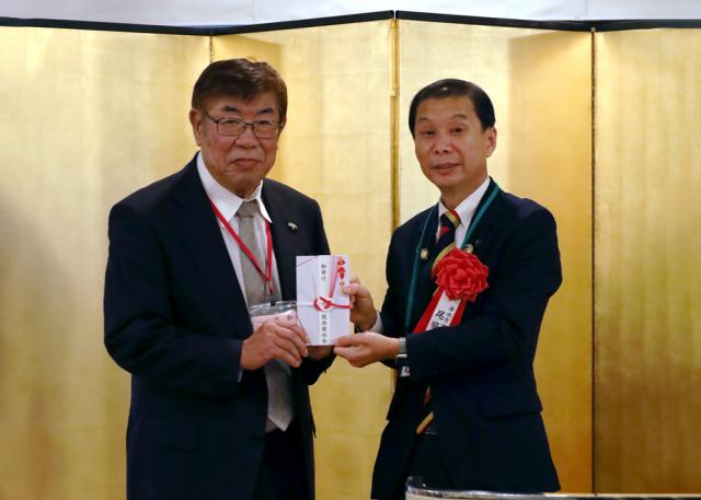 関西垂水会から故郷の垂水市へ寄附金贈呈