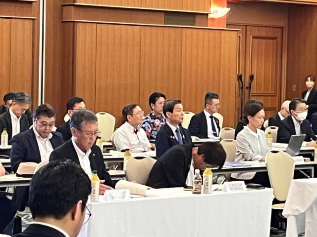 令和7年10月1日（水曜日）鹿児島県観光業界と鹿児島県議会観光産業議員連盟の合同研修会2