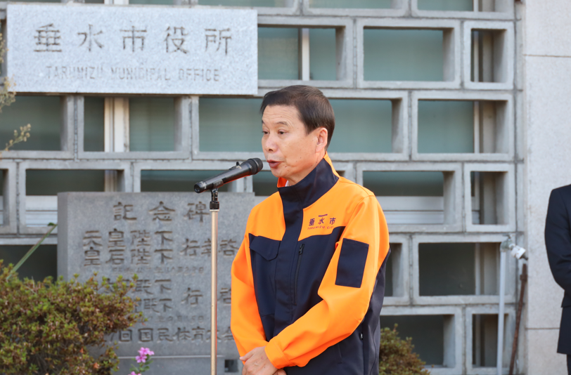 熊本地震八代市物資支援出発式3