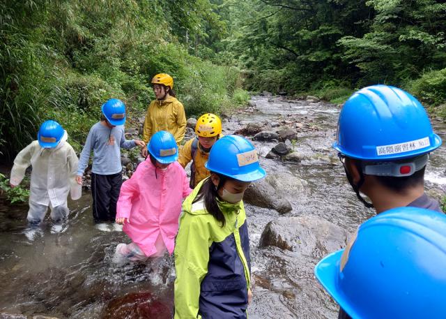 垂水小学校演習林活動「森のたんけんたい」