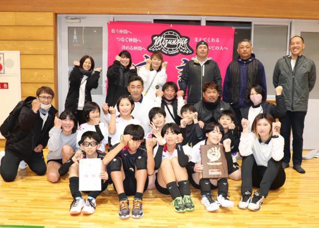 水之上バレーボール少年団肝属大会で優勝