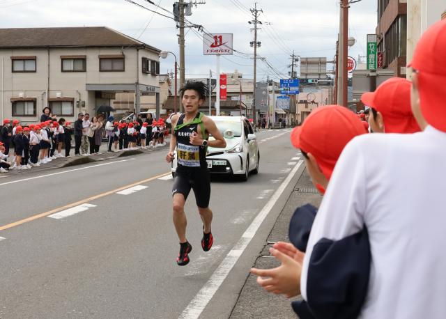 第73回県下一周駅伝選手たちが垂水市を力走