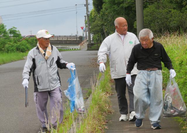 垂水市高齢者クラブ女性・若手委員がゴミ拾いを主催