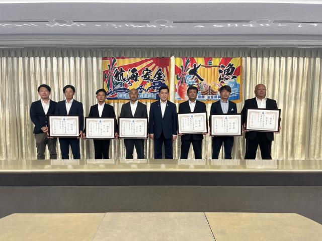 小濵さんが「指導漁業士」、田村さんが「青年漁業士」に認定