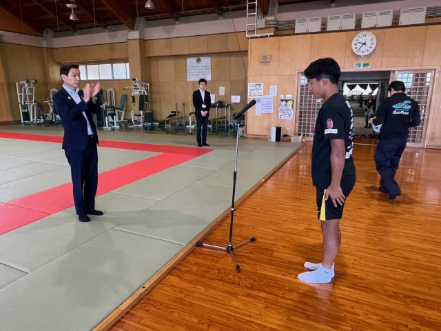 令和5年7月24日（月曜日）スポーツ合宿（鹿児島実業高校サッカー部）歓迎セレモニー3