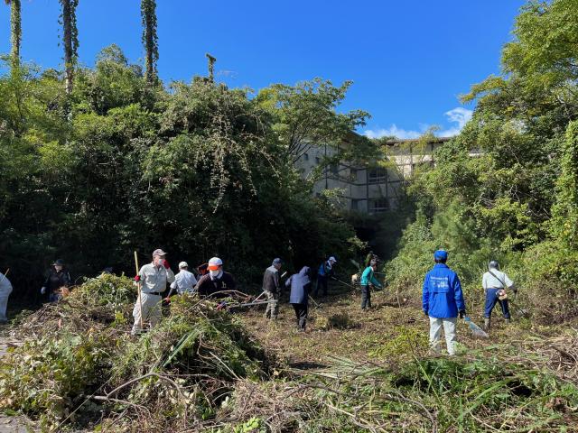 令和5年10月21日（土曜日）協和地区公民館事業「なぎさ荘跡地清掃活動」1