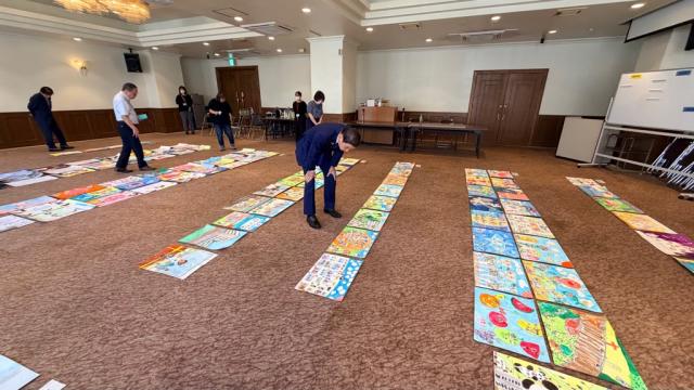 令和8年10月1日（木曜日）第10回医療にまつわる絵画コンクール審査会3