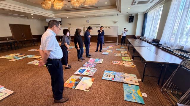 令和8年10月1日（木曜日）第10回医療にまつわる絵画コンクール審査会2