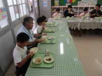 交流給食1