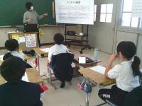 学級活動「メディアと私たち」1